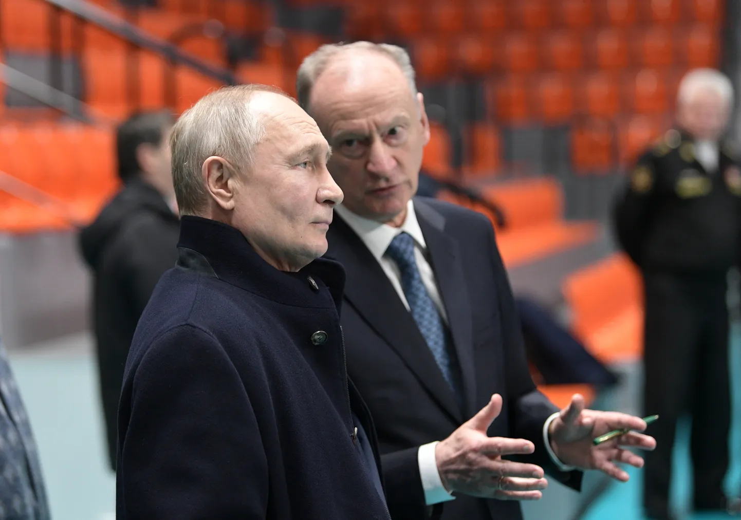 Venemaa autoritaarne riigipea Vladimir Putin koos endise Julgeolekunõukogu sekretäri Nikolai Patruševiga 26. jaanuaril 2024. aastal Peterburi riiklikus meretehnikaülikoolis.