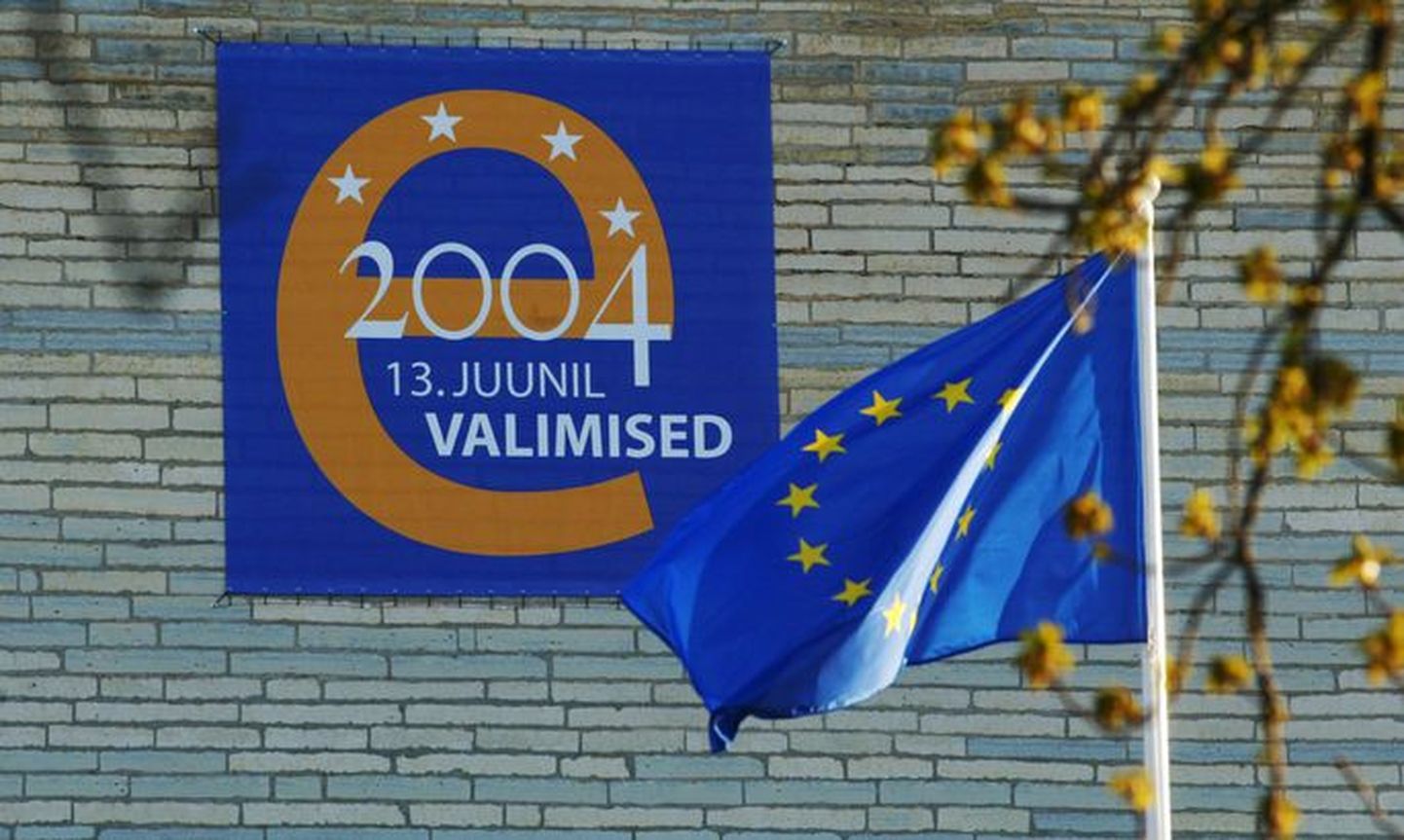 В первые дни в Евросоюзе плакат призывал принять участие в евровыборах, которые должны были пройти через полтора месяца.