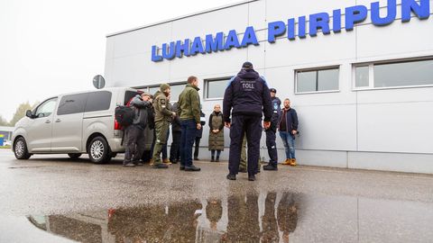 Пытавшихся въехать из России в Эстонию сербов развернули на границе