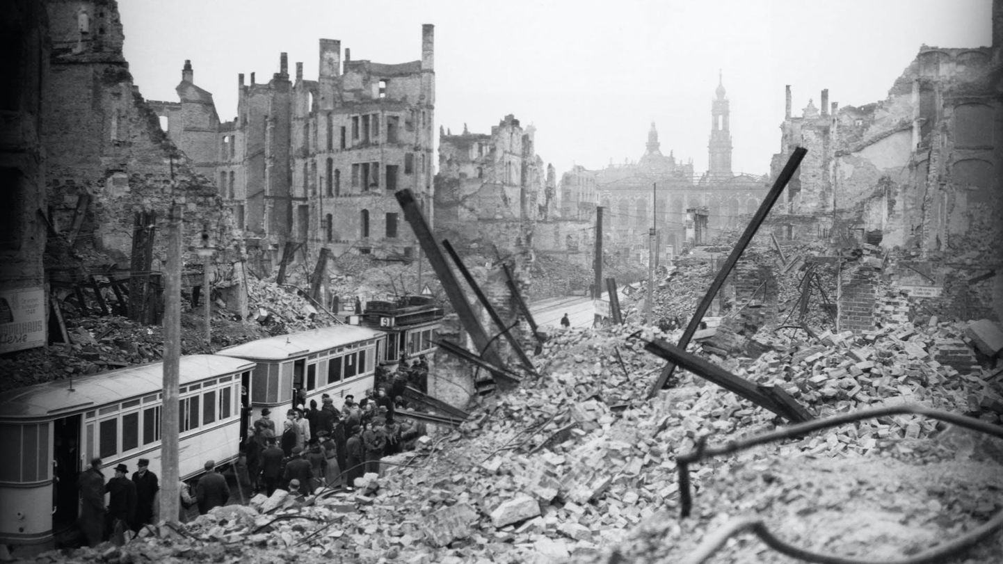 Дрезден после бомбардировки весной 1945 года.