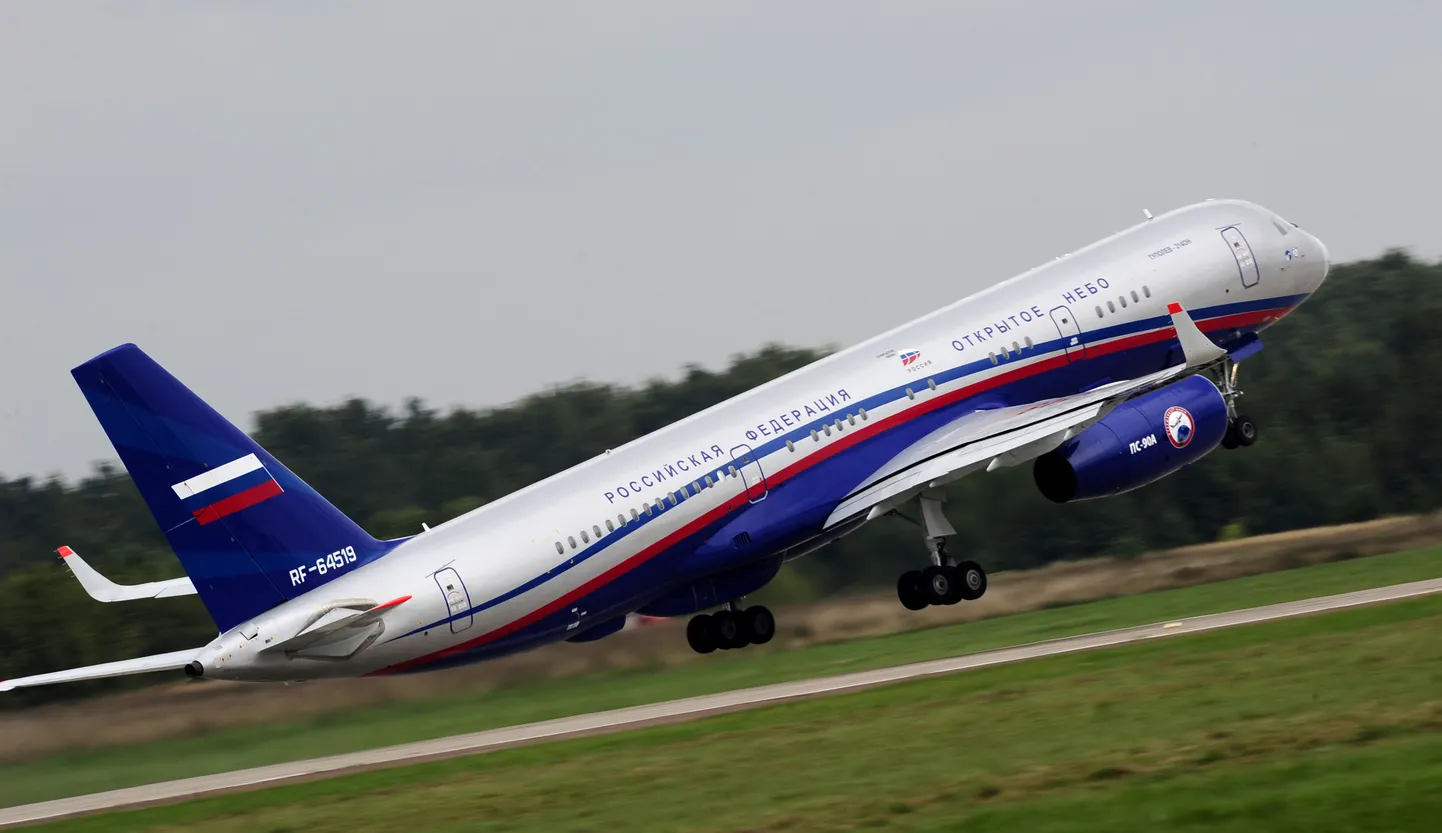 Vene lennuk TU-214.