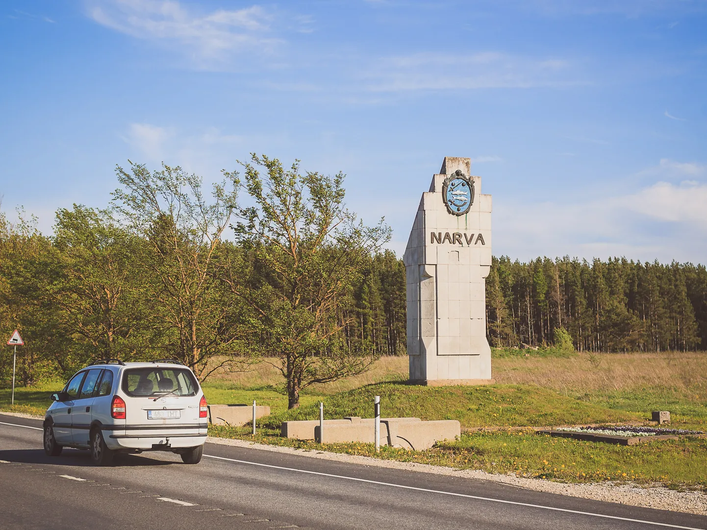 Въезд в Нарву с запада по Таллиннскому шоссе. Иллюстративное фото.