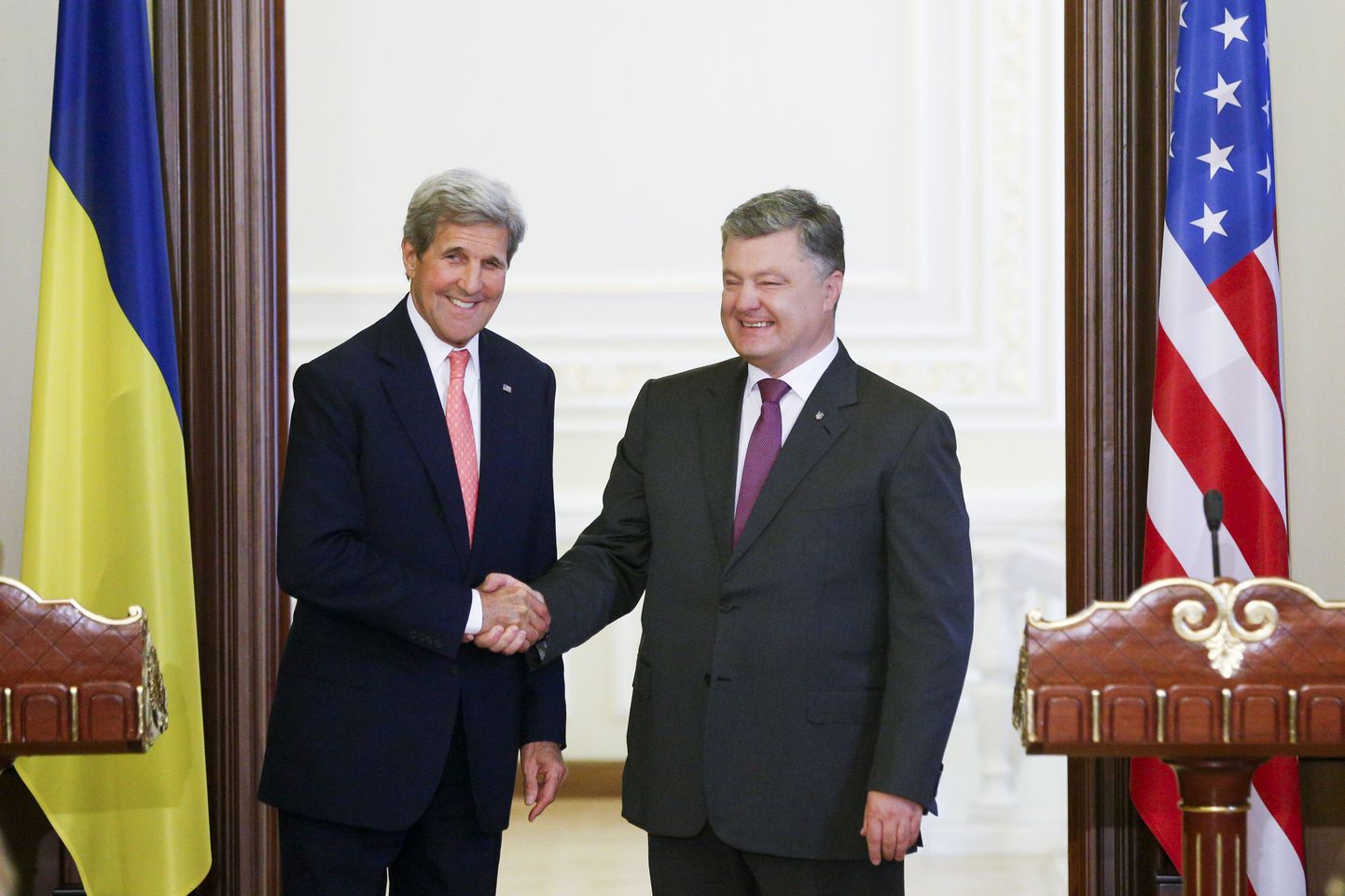 USA välisminister John Kerry kohtumisel Ukraina presidendi Petro Porošenkoga.