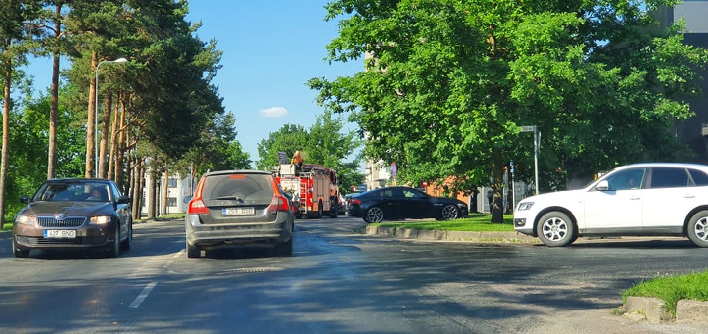 Viljandis Jakobsoni tänava ristmikul toimus liiklusõnnetus.