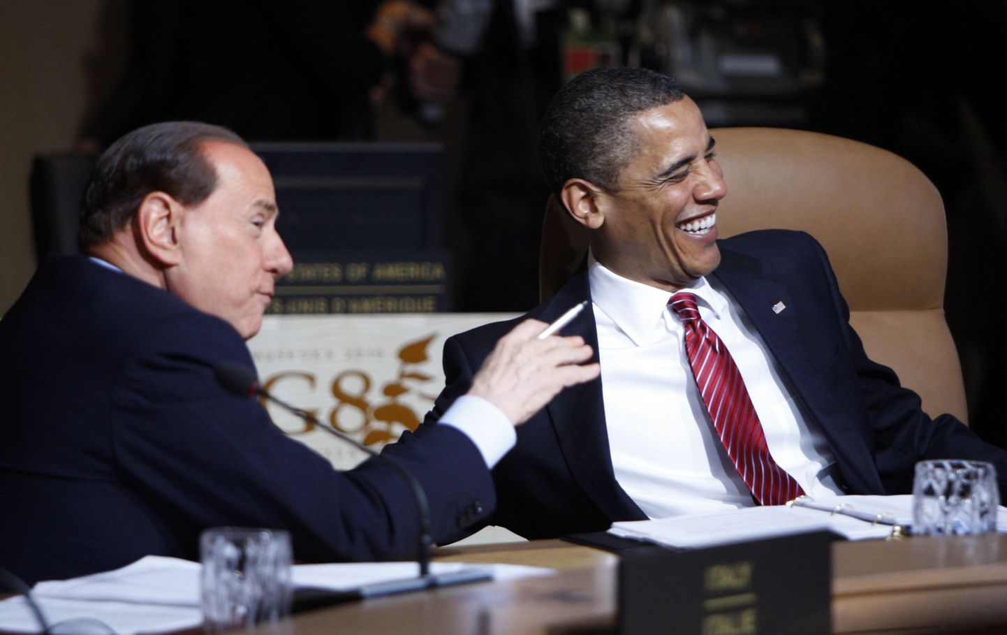 Lõbusas meeleolus Berlusconi ja Obama