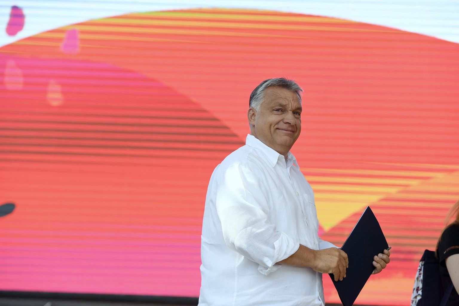 Soomet teravalt kritiseerinud Viktor Orbán Tusványosi festivalil kõnet pidamas. 