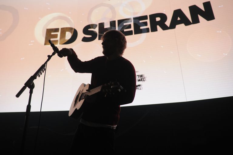 Ed Sheeran esinemas Londonis Camdenis THe Roundhouse'is sündmusel Music 4 Mental Health
