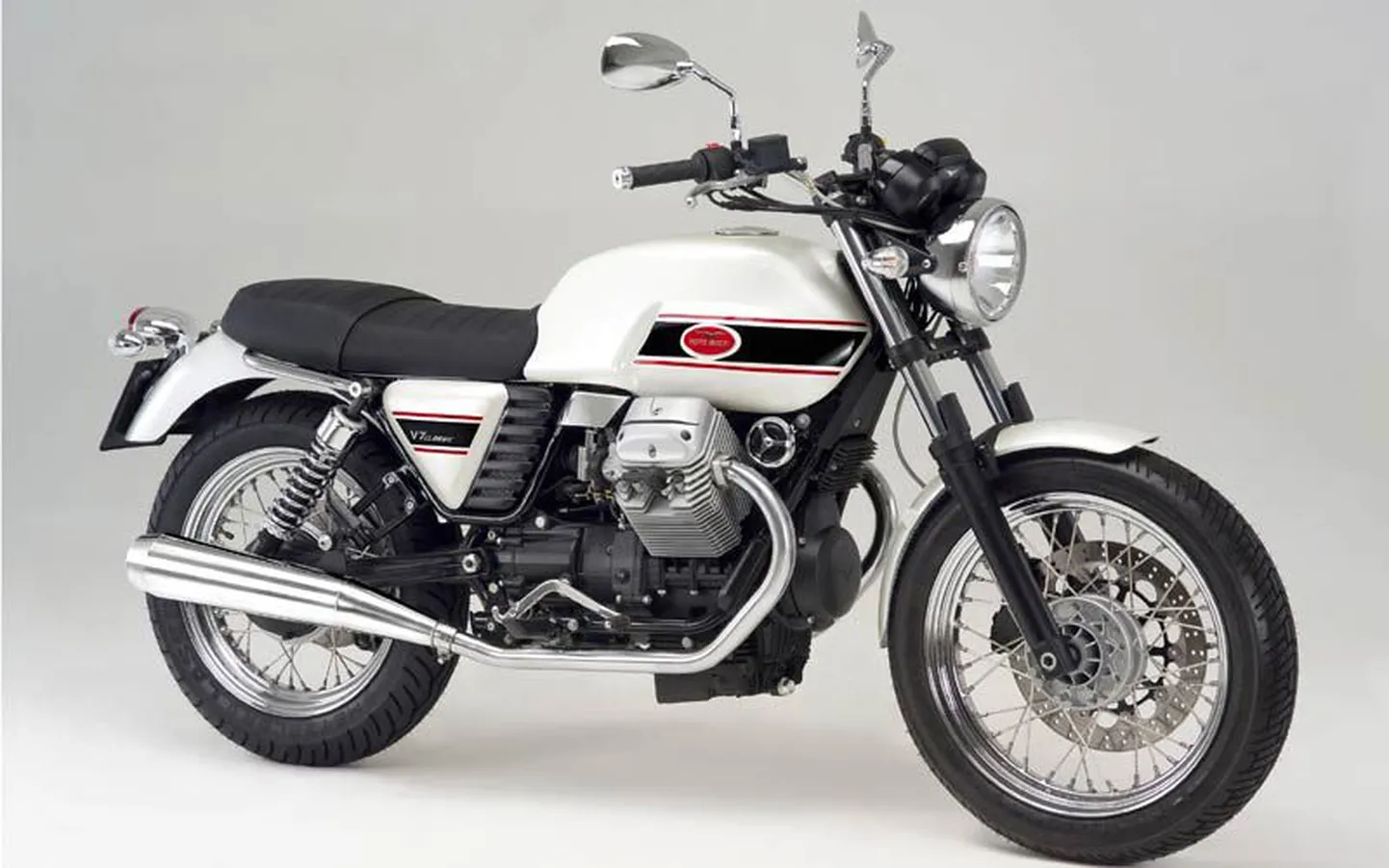 Moto Guzzi V7.