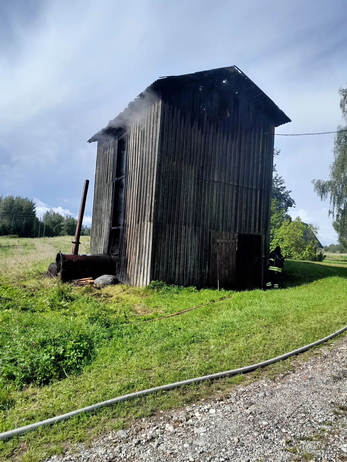 Viljakuivati põleng Valgjärve külas.