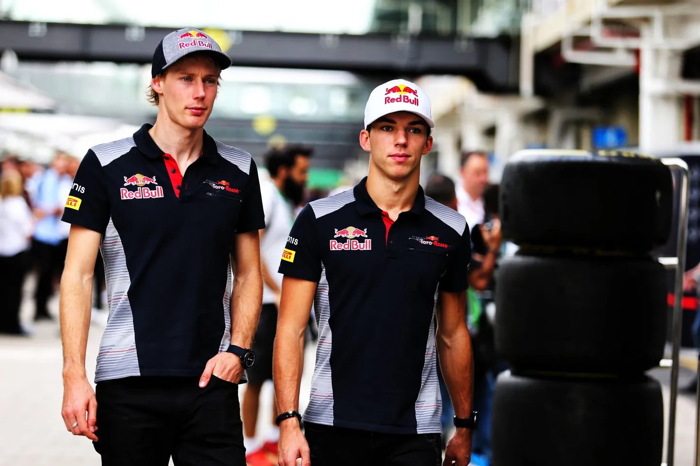 Brendon Hartley (vasakul) ja Pierre Gasly.