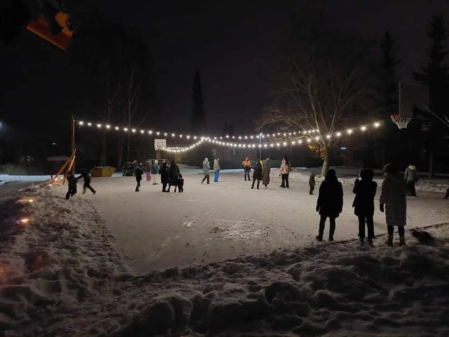 Tahmaküla uisuväljak