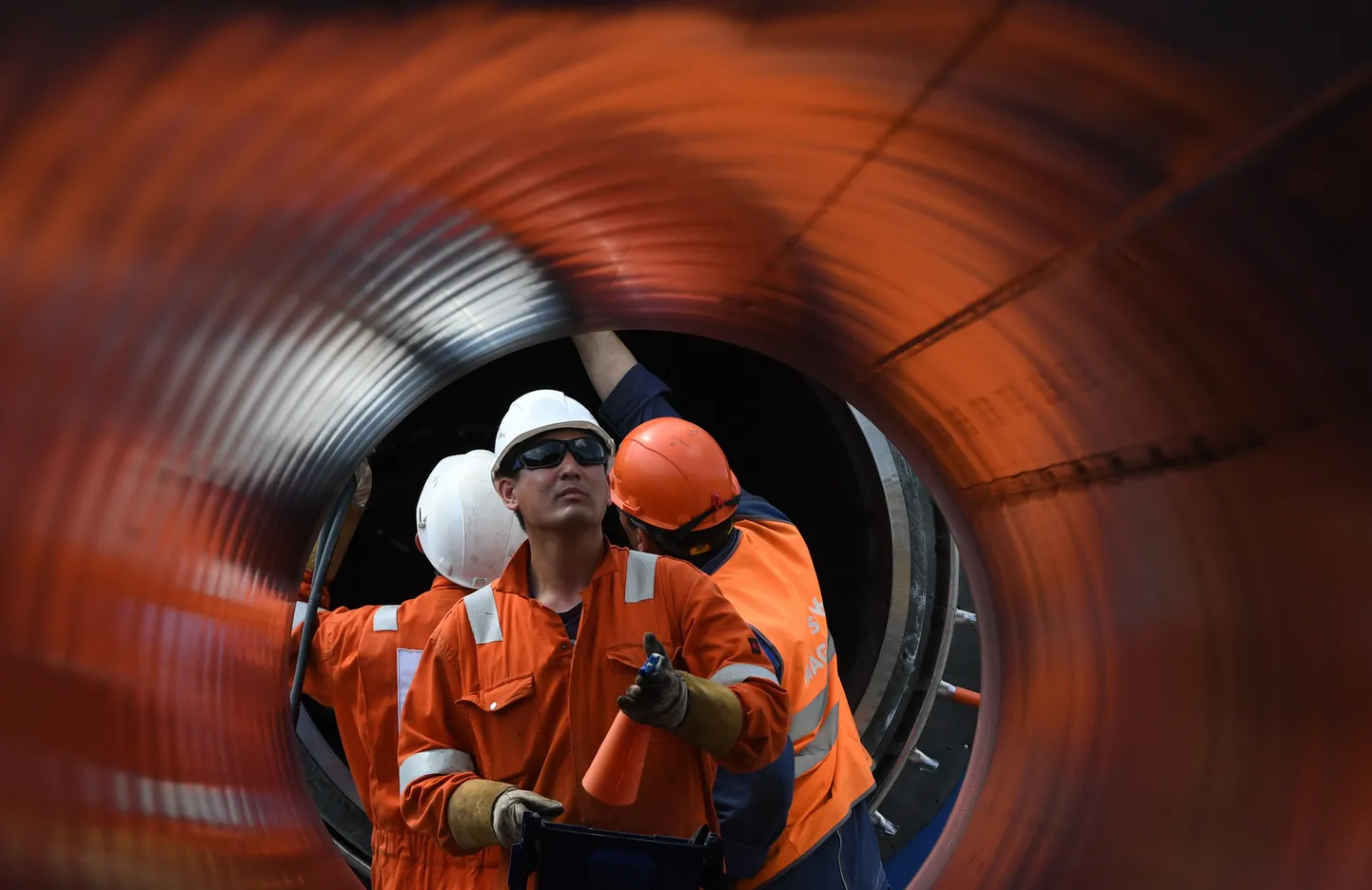 Töölised ehitamas Kingissepa linnas torujuhet Nord Stream 2.