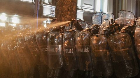 INTERVJUU ⟩ Gruusia Noorte Advokaatide Ühendus: politsei kasutas eilsete protestide laialiajamiseks ülemäärast jõudu ja keelatud meetodeid