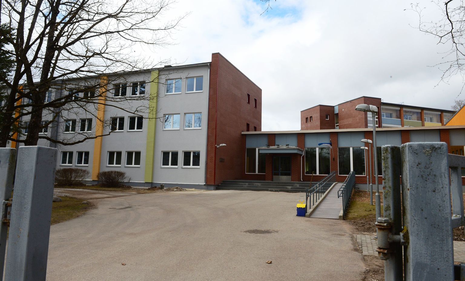 Tartu Hiie kooli hoone saab suvel uue katuse ja ventilatsioonisüsteemi.