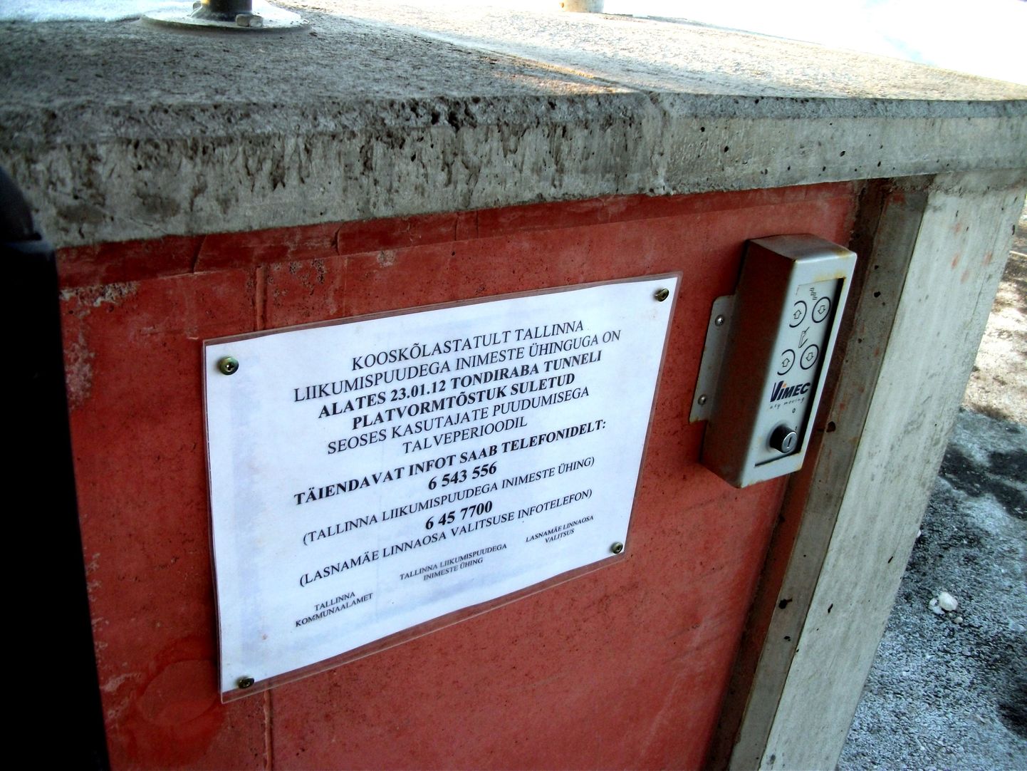 Kiri seinal teatab, et invatõstuk on 23. jaanuarist alates kuni kevadeni suletud.