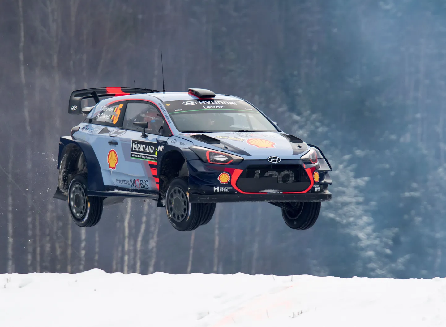 Thierry Neuville'i stiilinäide tänavuselt Rootsi rallilt.