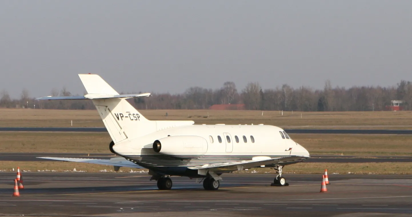 Hawker 800.