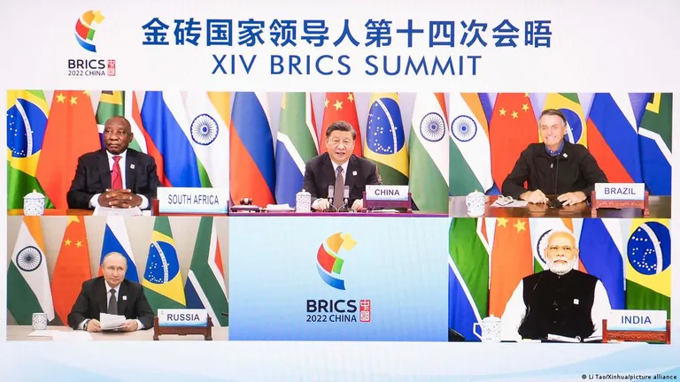 Китайский лидер Си Цзиньпин председательствует на саммите БРИКС, прошедшем 23 июня 2022 в формате видеоконференции