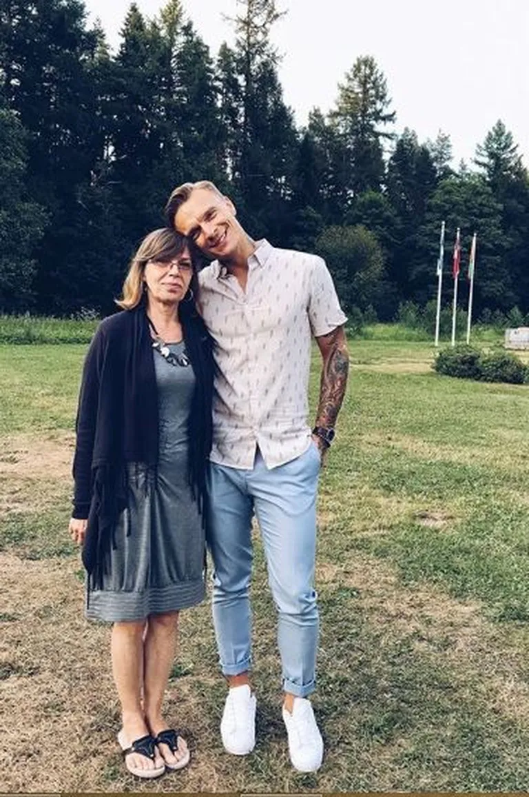 Танель Падар с матерью