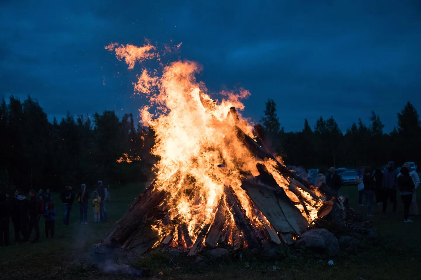 Päästeameti ohutusjärelevalve osakonna juhataja Tagne Tähe sõnul tuleb looduses lõket tehes või grillides olla äärmiselt ettevaatlik, sest ka väike eksimus looduses lahtise tule kasutamisel võib kaasa tuua rängad tagajärjed.
FOTO: Marko Saarm/Sakala