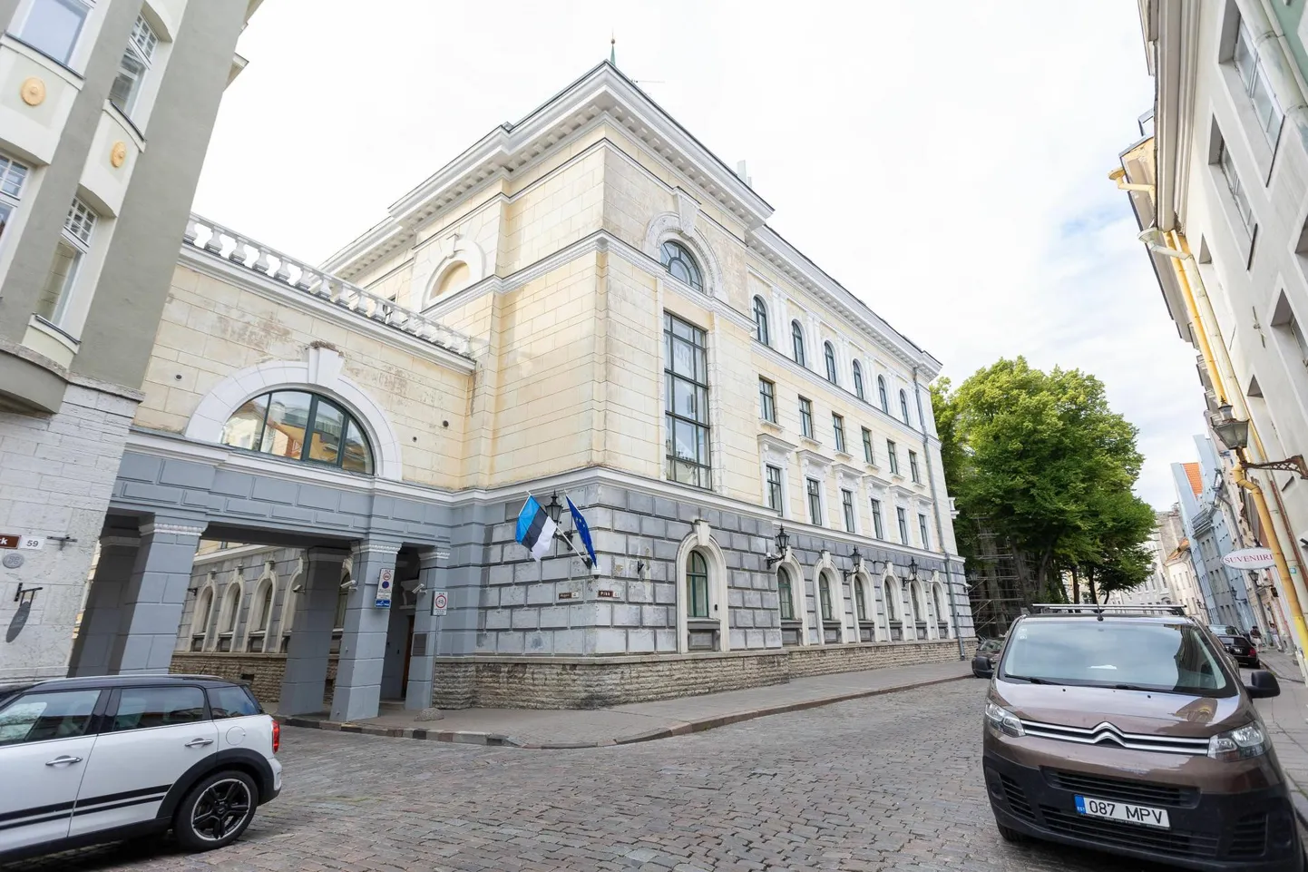 Siseministeerium plaanitakse vanalinnast ära kolida. Tallinna linna arvates võiks tühjaks jäävast majast saada näiteks üürimaja.