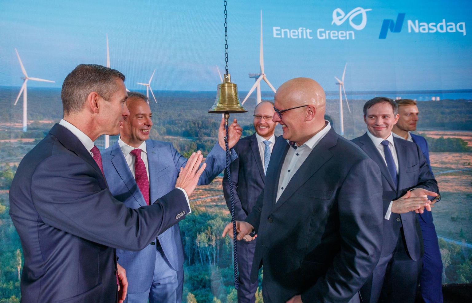 Enefit Greeni aktsia esimese kauplemispäeva tähistamine Energia avastuskeskuses. Pildil vasakult Kaarel Ots, Hando Sutter, Innar Kaasik, Aavo Kärmas, Veiko Räim.  