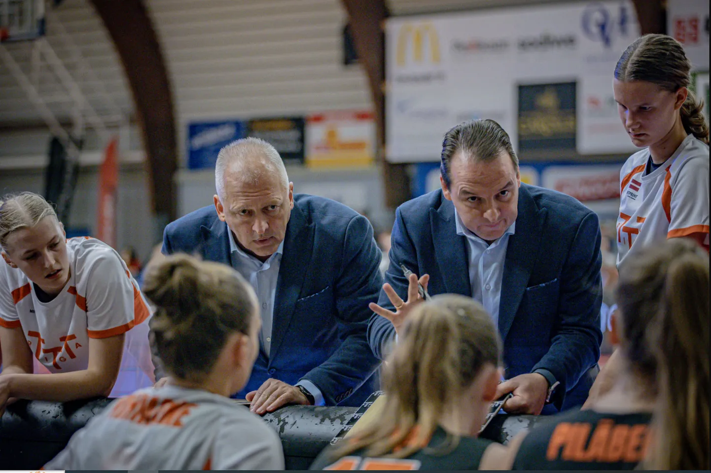 Basketbola kluba "TTT Rīga" treneri Aigars Nerips un Mārtiņš Zībarts