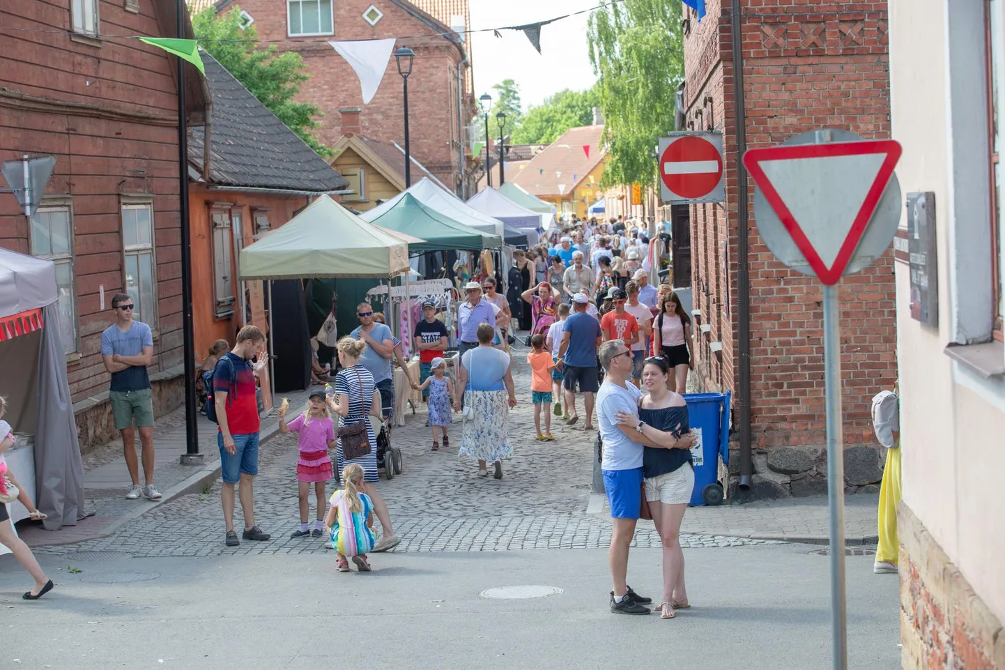 Sel aastal suve lõppu nihutatud hansapäevade enamik ettevõtmisi on piiratud alal, piiranguteta saab nautida aga laadamelu ja kunsti.