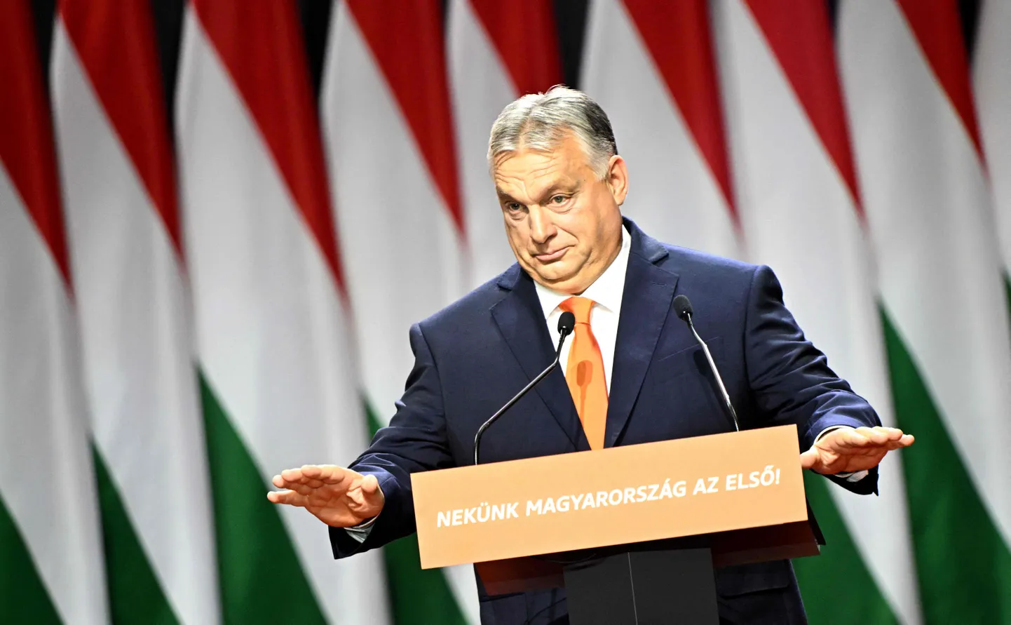 Ungari peaminister Viktor Orbán peab 18. novembril Budapestis Fideszi ees kõnet.