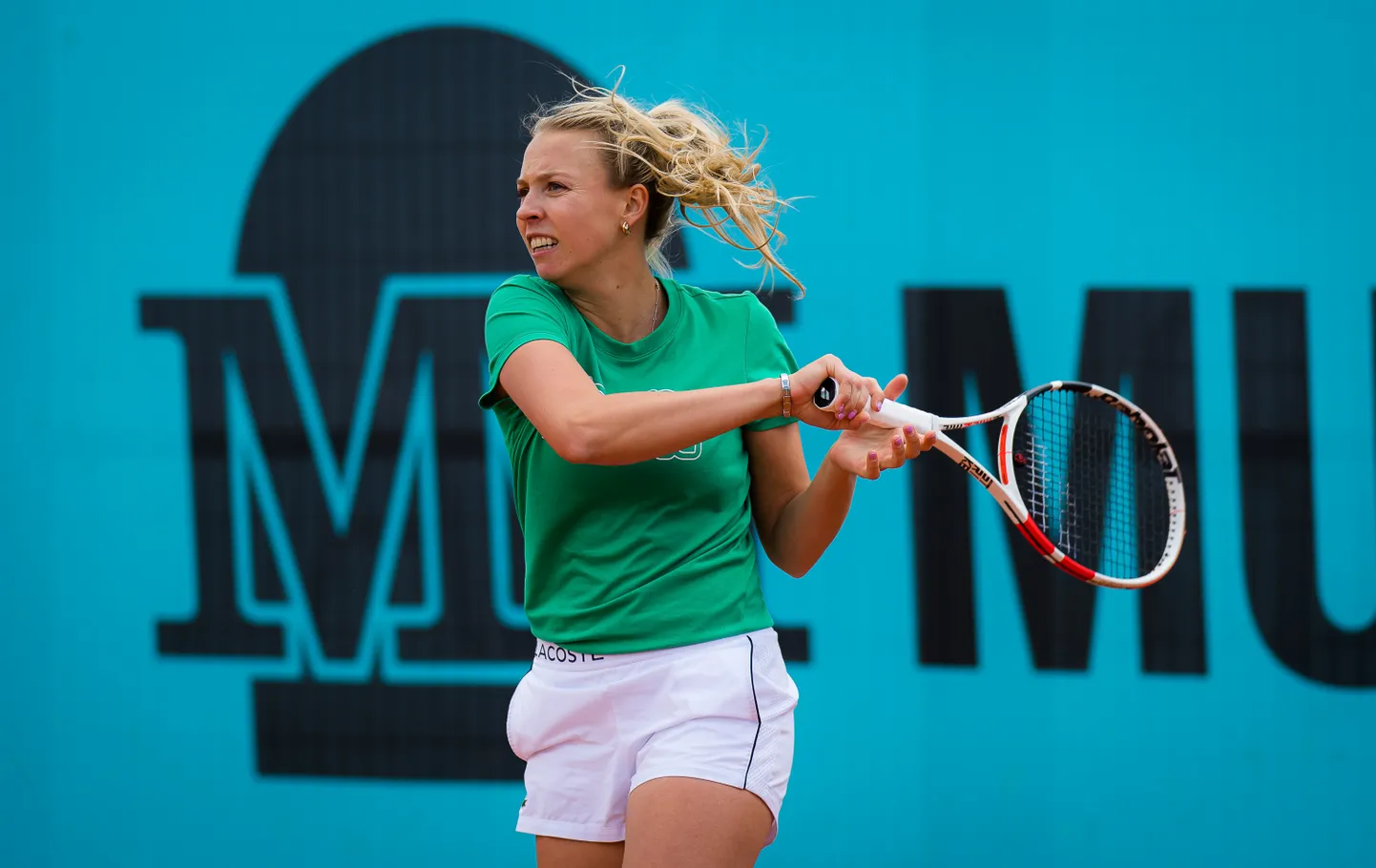 Eestlanna Anett Kontaveit neljapäevesel treeningul Madridi liivaväljakutel.