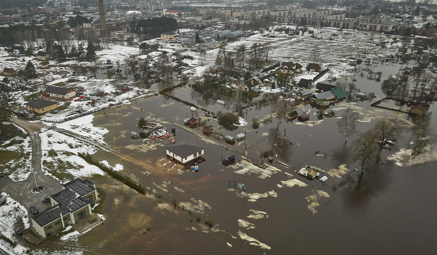 Atsevišķas mājas Jēkabpilī applūdušas līdz pat logu līmenim