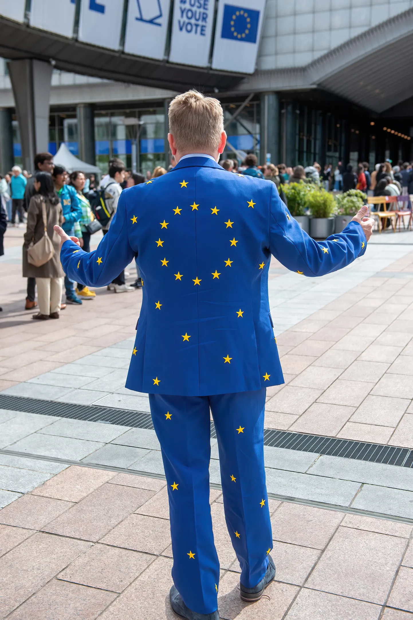Brüsseli direktiivivabrik tuleb saata paariks aastaks laiali ja kõik «menetlused» lõpetada. Fotol on Euroopa Parlamenti kandideeriv Taani poliitik Jacob Stryhn 4. mail 2024 Brüsselis. Foto on illustratiivne.