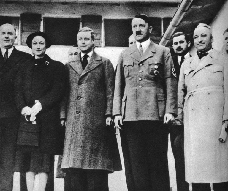 Wallis Simpson ja Windsori hertsog Edward koos Adolf Hitleriga