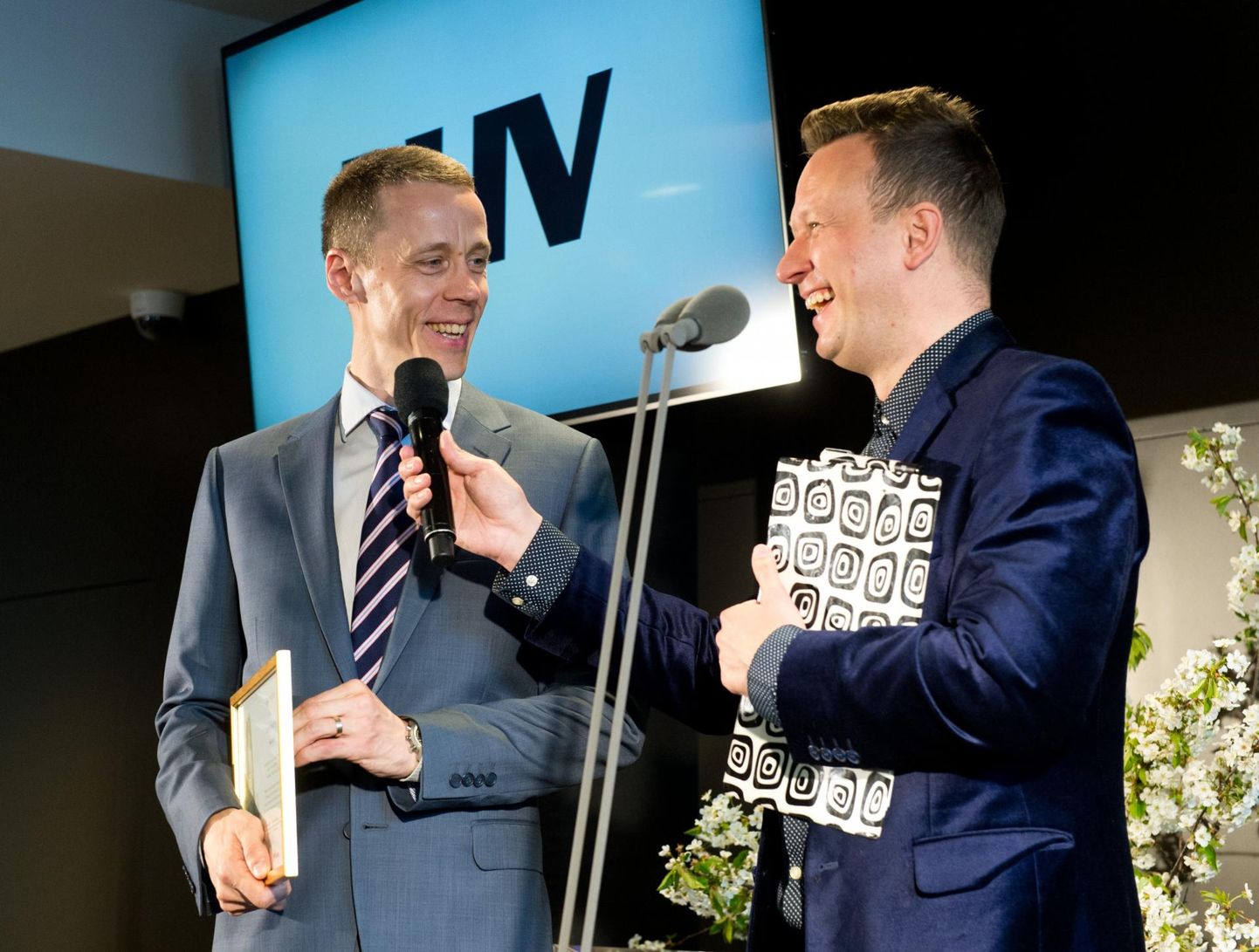 LHV Grupi toonane juht Erkki Raasuke ja Marko Reikop LHV börsidebüüdi üritusel 23. mail 2016.