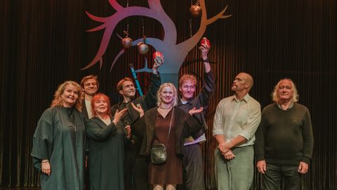 VAATA VÕITJAID ⟩ Ugala teatris jagati uhkelt publikupreemiaid