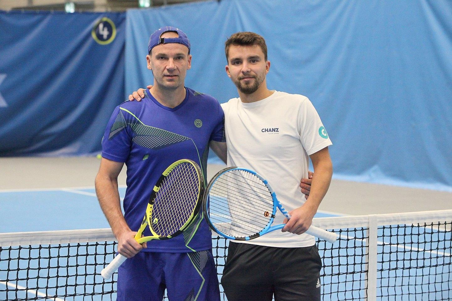 Viljandlane Ants Aidla (vasakul) jõudis koos tallinlase Anton Pavloviga Tallinnas astleidnud suurejoonelisel tennise paaristurniiril «Pallas Open» kõige tugevamas, BaltCapi liigas finaali ja tuli teiseks.