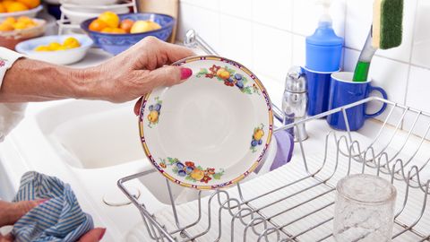 Kodus aktiivseks jäämine võib eaka aju vananemise mõjude eest kaitsta. Kodus aktiivseks jäämine võib eaka aju vananemise mõjude eest kaitsta.