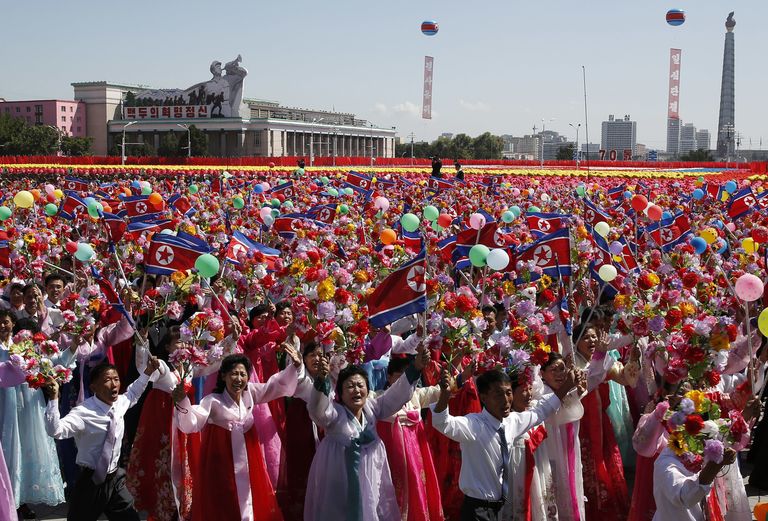Põhja-Korea 70. asutamisaasta auks korraldatud sõjaväeparaad.