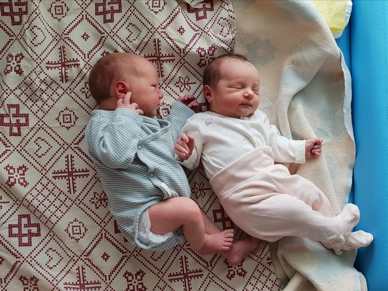 Pärnu haiglas sündisid kolme päeva jooksul kolmed kaksikud.