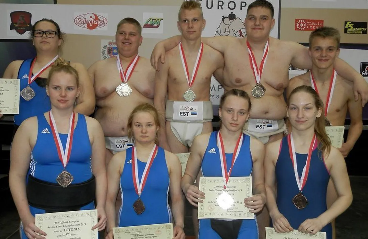 Pildil esireas vasakult: Pathricia Matso, Mari-Liis Mihkelson, Vlada
Stepanova ja Helina Ärtis ning tagareas: Kai Pähkel, Oliver Valdre, Adrian Matso, Toomas Braun ja Silver Roosileht.