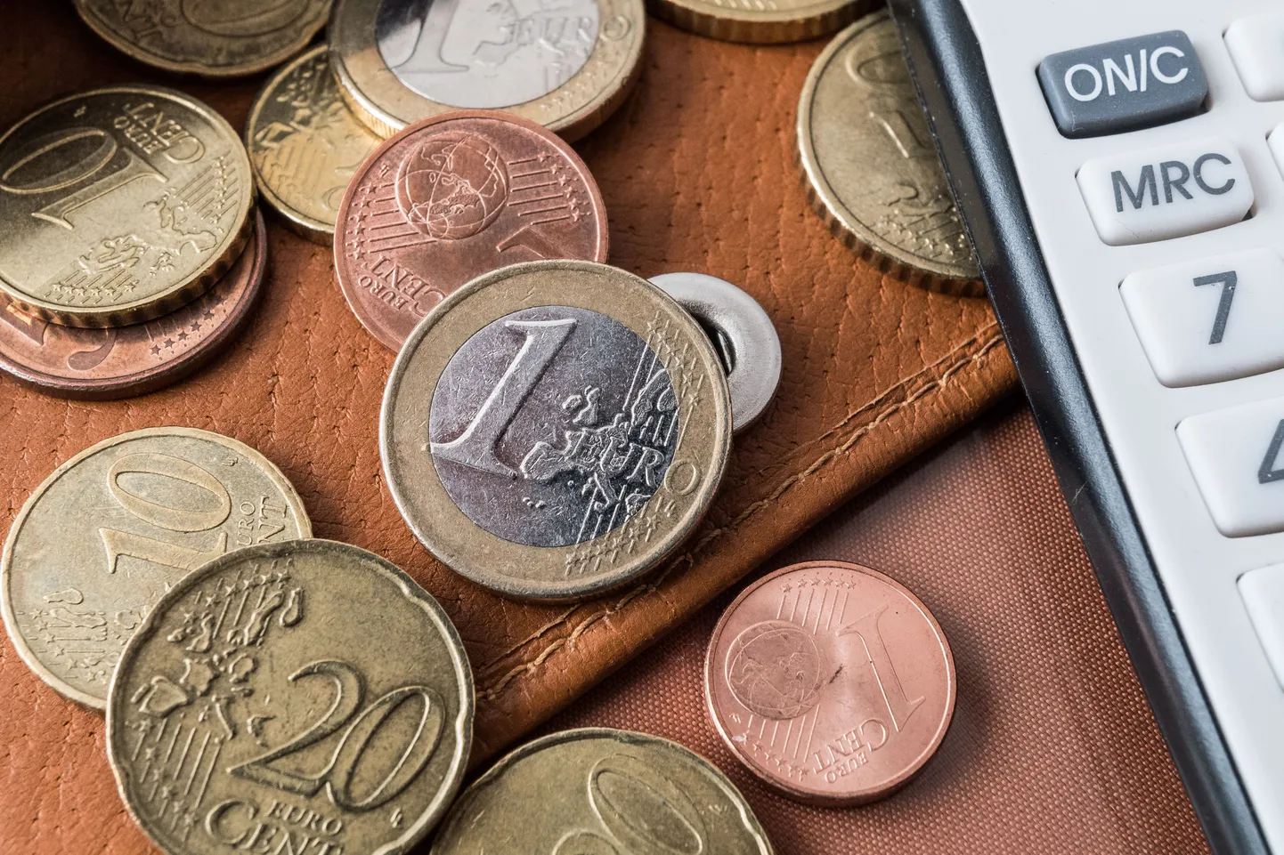 Laenuintressi fikseerides tuleb arvestada ka panga tasuga.