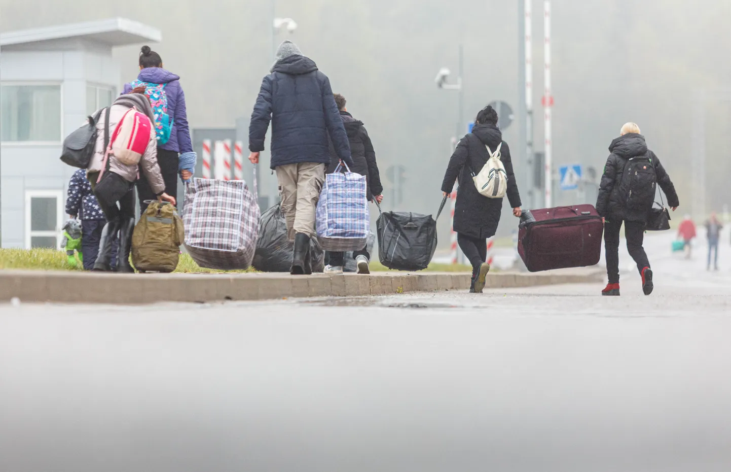 Ukrainian refugees arriving in Estonia in October 2022 at the Luhamaa border checkpoint in Võrumaa.