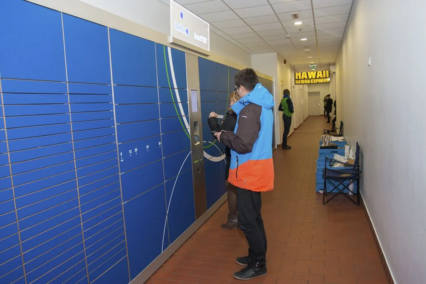 2011. aastal laienes Itella Smartposti automaadivõrgustik Soome. Nüüd on Soomes juba 500 ja Eestis 87 selle firma automaati ning kahe riigi automaatide vahel käib tihe pakiliiklus.