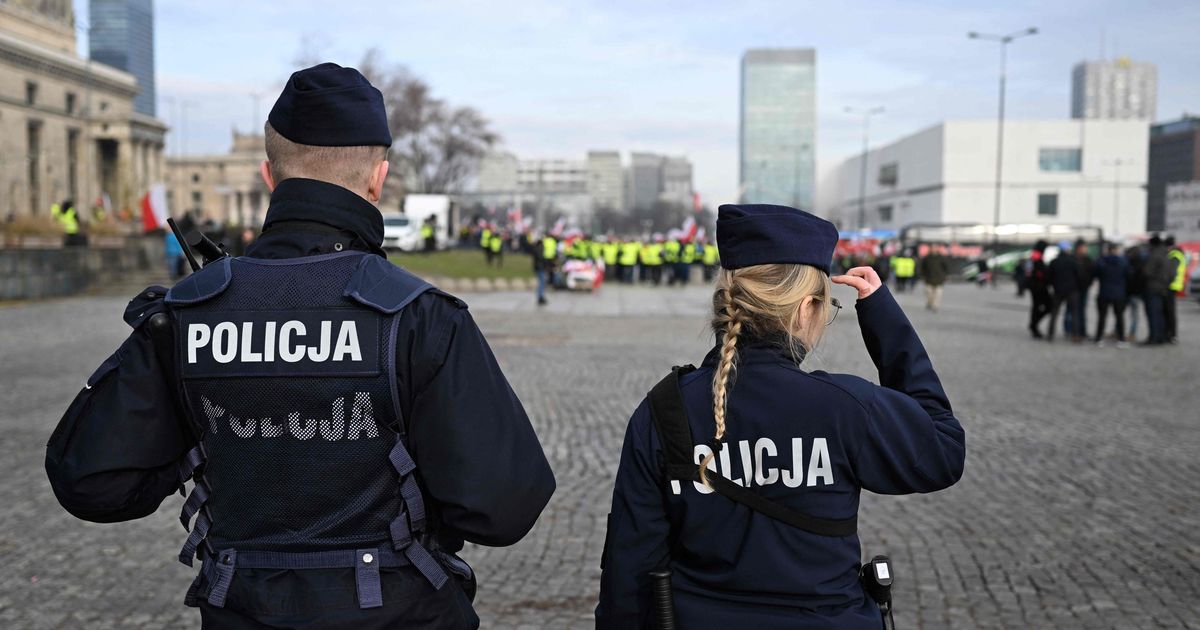 Poolas Szczecini linnas sõitis auto rahva sekka, viga sai 19 inimest
