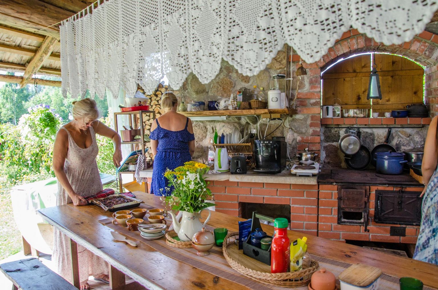 Võlli külas Pärna talus avatakse taas hipikohvik Kibarland.