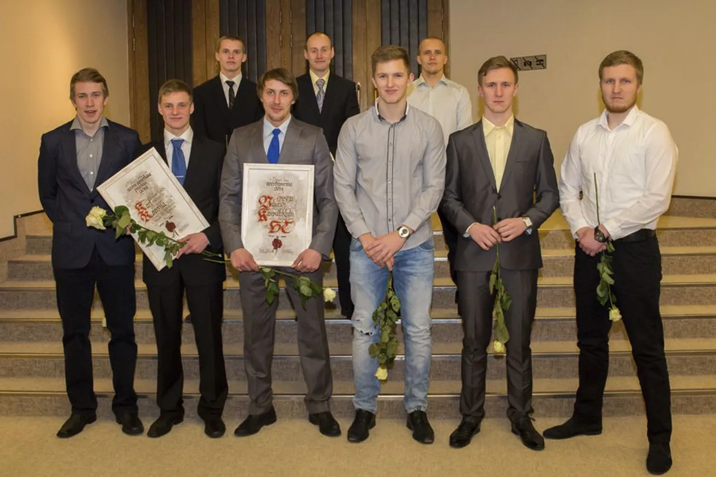 Viljandi käsipallimeeskond on andnud viimasel ajal põhjust kõnelda endast kogu Eestis. Viljandi linn andis esmaspäeval Ugala teatri saalis üle oma tänu ja tunnustuse – spordi aastapreemia.