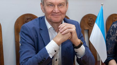 Viljandi linnapea suu püsib Linnahoolduse juhiga seotud vastuoluliste äkkotsuste koha pealt kindlalt lukus