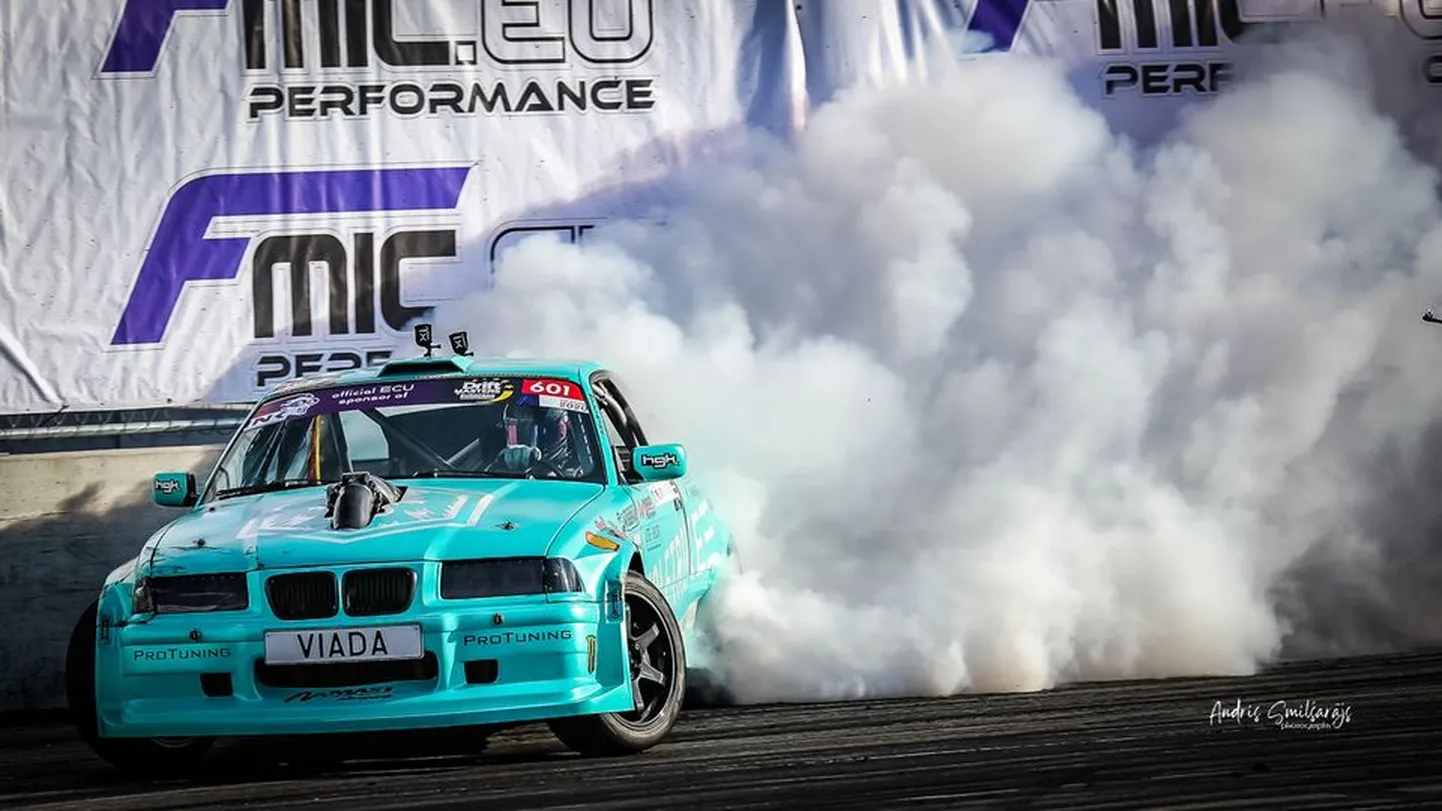 Latvijas drifta braucējs Nikolass Bertāns