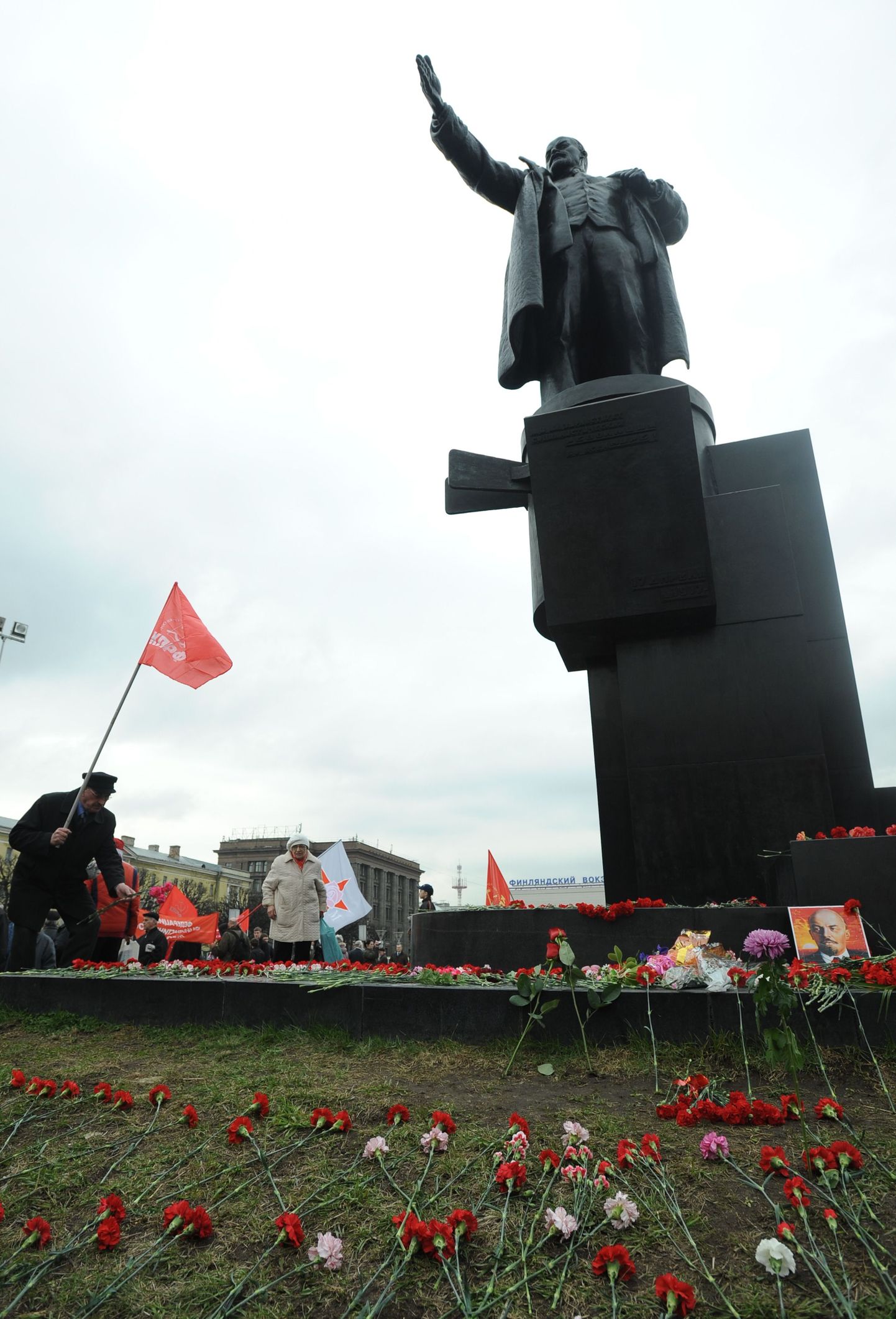 Lenini monument Peterburi Soome vaksali juures