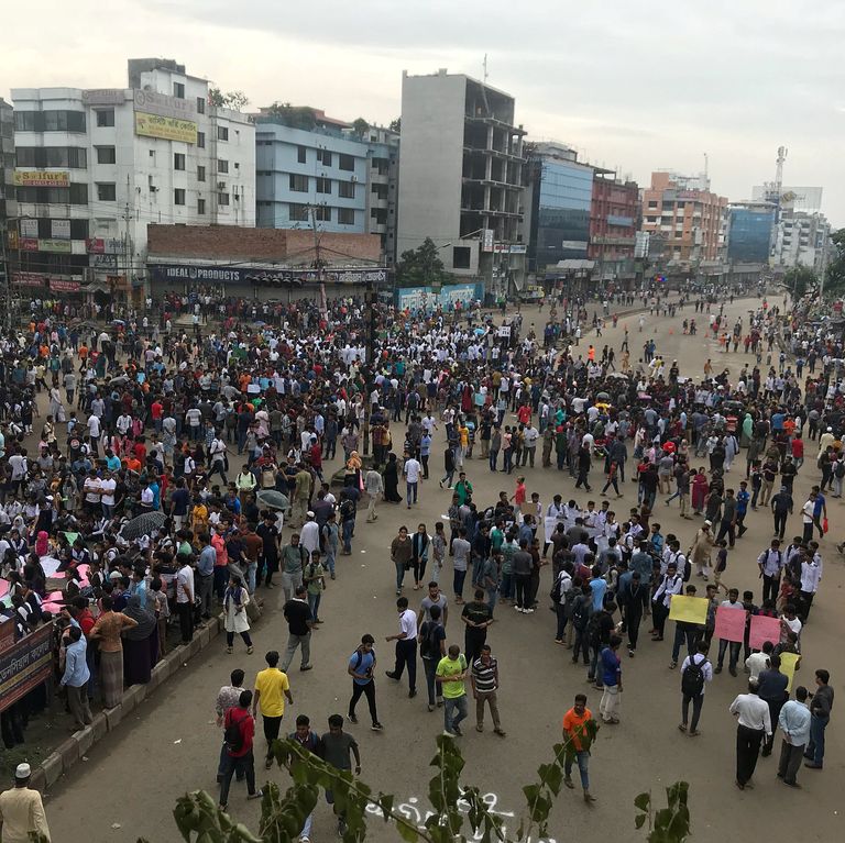 Dhaka linna tänavatel on meeleavalduste tõttu liikumine peaaegu võimatu.